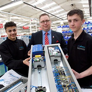Dudley College (P)